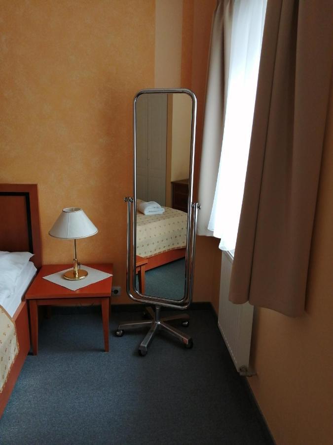 Apartmany Cesky Dvur マリアーンスケー・ラーズニェ エクステリア 写真
